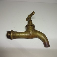 Alter Auslauf Wasserhahn alt