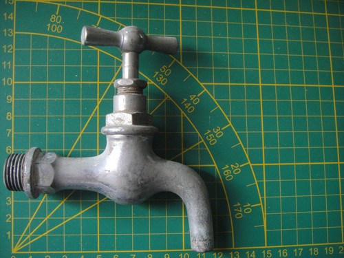 Alter wasserhahn auslaufhahn - wasserhahn,
