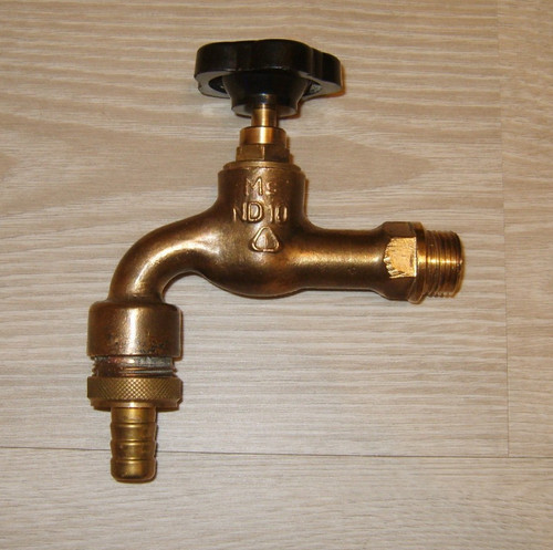 Alter wasserhahn auslaufventil - alter,