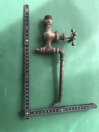 Schwenkbarer wasserhahn um - schwenkbarer,