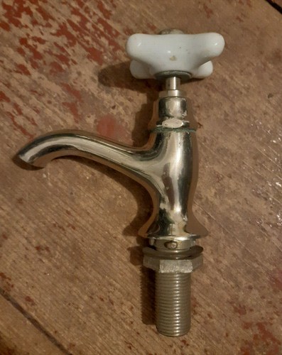 Alter wasserhahn vernickelt - wasserhahn,