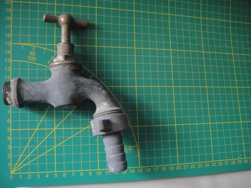 Wasserhahn alt auslaufhahn - alt,