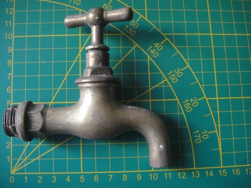 Alter wasserhahn auslaufhahn - wasserhahn,