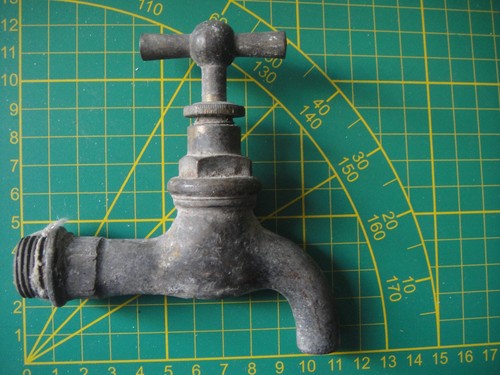 Alter wasserhahn auslaufhahn - wasserhahn,
