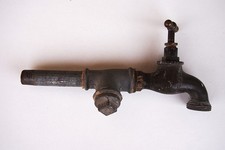 Antiker Wasserhahn aus Messing