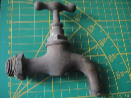 Wasserhahn alt auslaufhahn - alt,